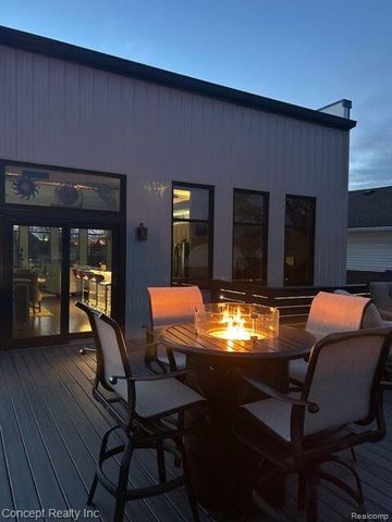 2935 W Jefferson Avenue, Trenton, MI 48183