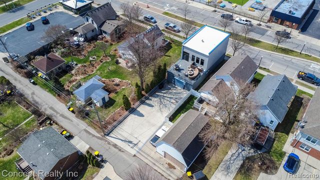 2935 W Jefferson Avenue, Trenton, MI 48183