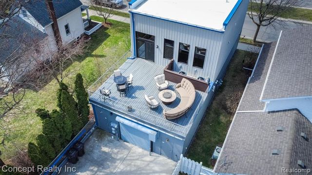 2935 W Jefferson Avenue, Trenton, MI 48183