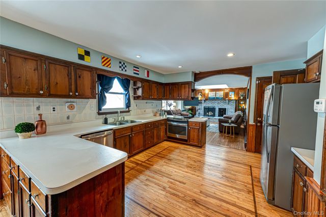 3 Cord Avenue, West Babylon, NY 11704