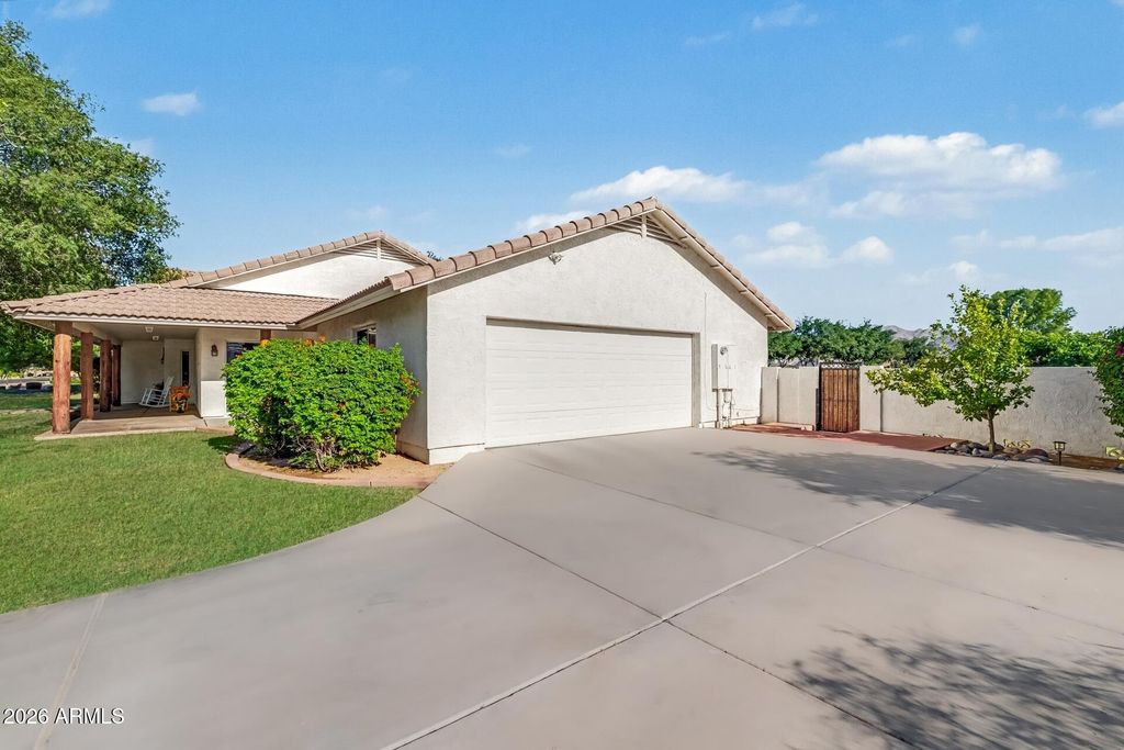 2593 E RIDGEWOOD Lane, Gilbert, AZ 85298 — photo 3