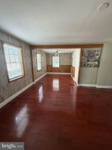 131 SUMMIT AVE, Trenton, NJ 08628