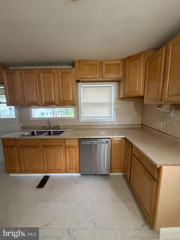 131 SUMMIT AVE, Trenton, NJ 08628