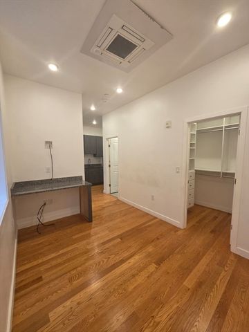 64 Market Street 209, Lynn, MA 01901
