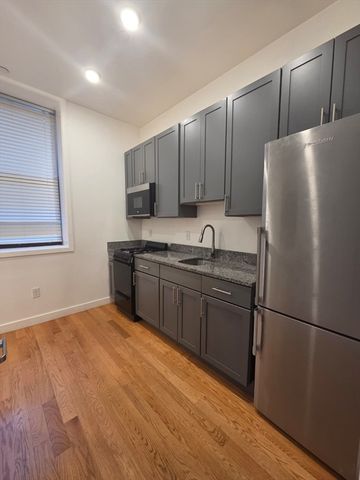 64 Market Street 209, Lynn, MA 01901