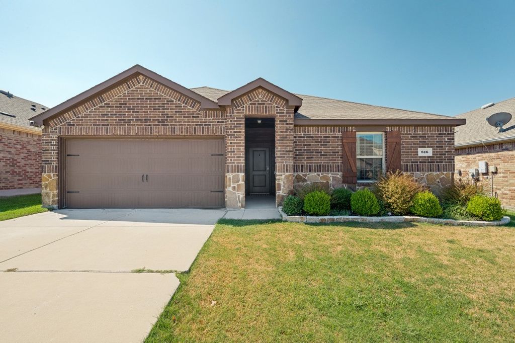 816 Alton Drive, Aubrey, TX 76227 — exterior