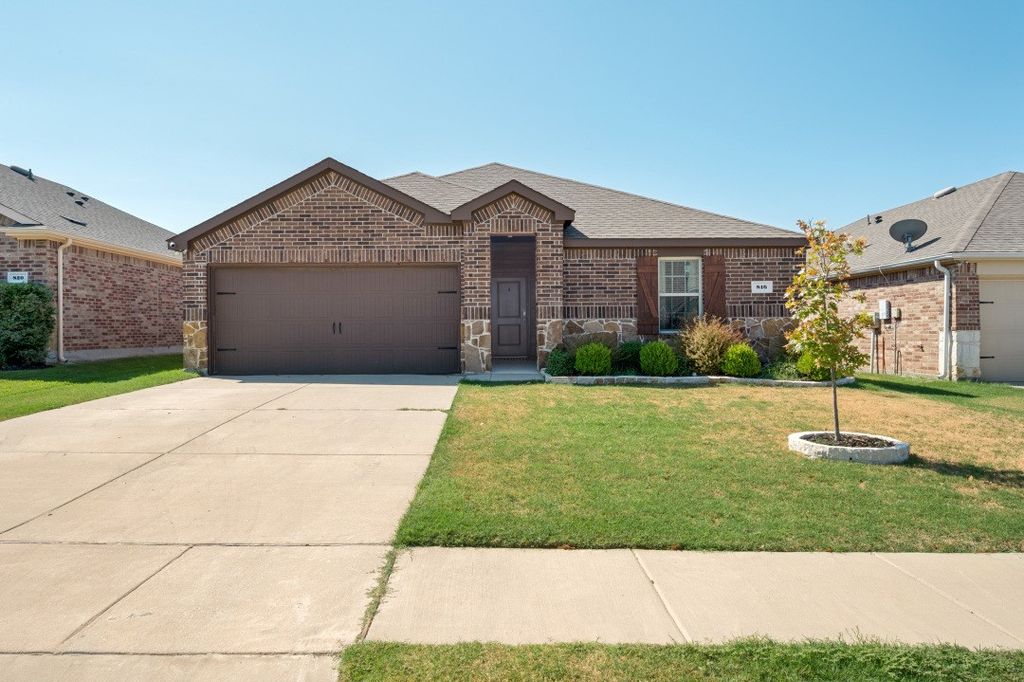 816 Alton Drive, Aubrey, TX 76227 — photo 3