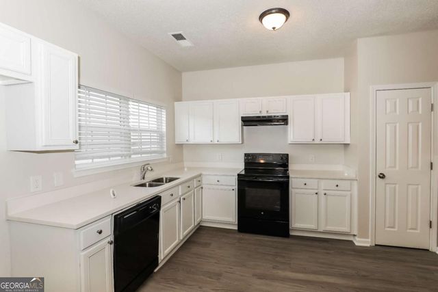 2296 Nicole Drive, Hampton, GA 30228