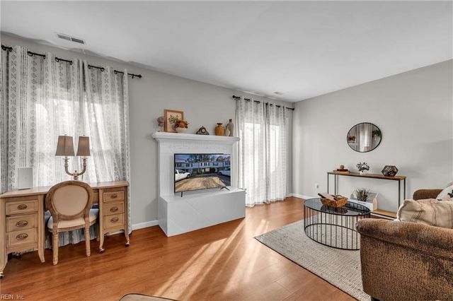 5619 Picadilly LN, Portsmouth, VA 23703