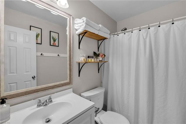 5619 Picadilly LN, Portsmouth, VA 23703