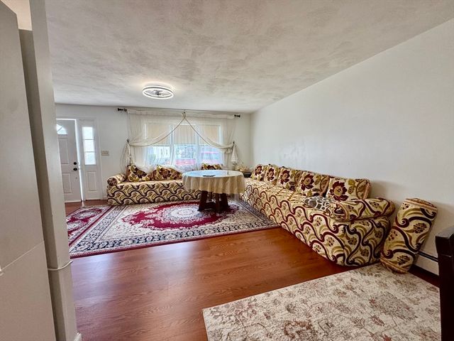 32 Delta Ter 32, Malden, MA 02148