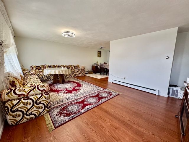 32 Delta Ter 32, Malden, MA 02148