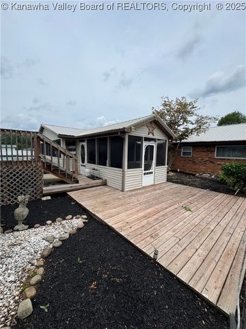 194 Shawnee Estates, Winfield, WV 25213