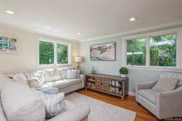 17 Duncan Lane, Huntington, NY 11743