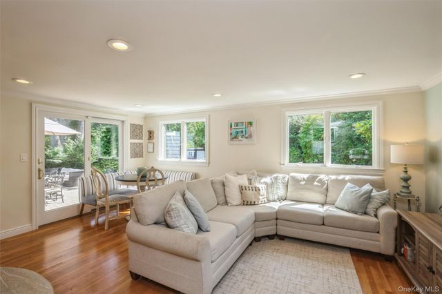 17 Duncan Lane, Huntington, NY 11743