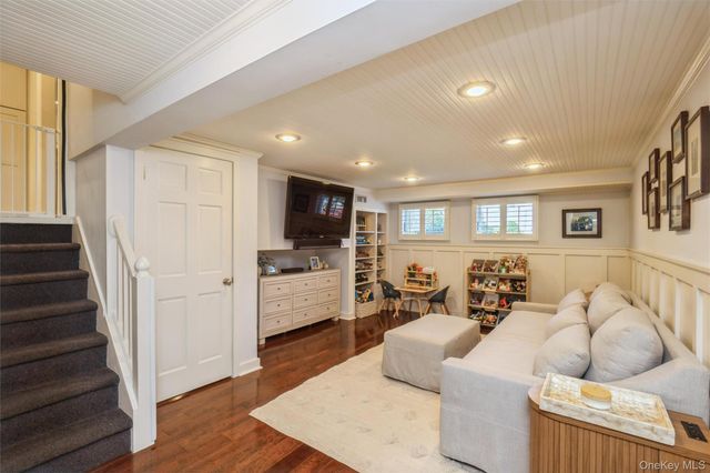 17 Duncan Lane, Huntington, NY 11743