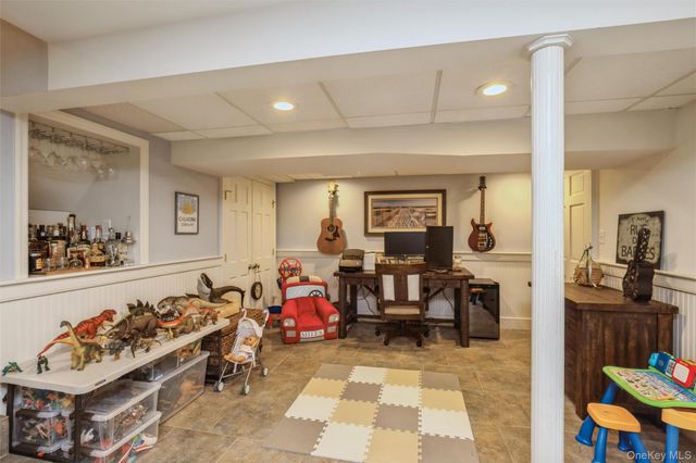 17 Duncan Lane, Huntington, NY 11743