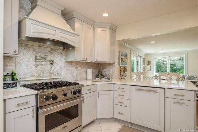 17 Duncan Lane, Huntington, NY 11743