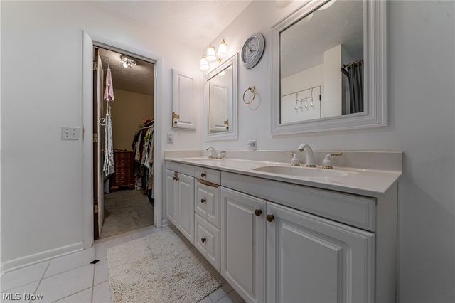 19717 Sagamore Road, Walton Hills, OH 44146