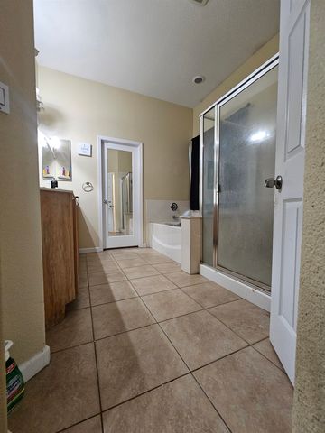 537 Bonanza Dr, Newman, CA 95360