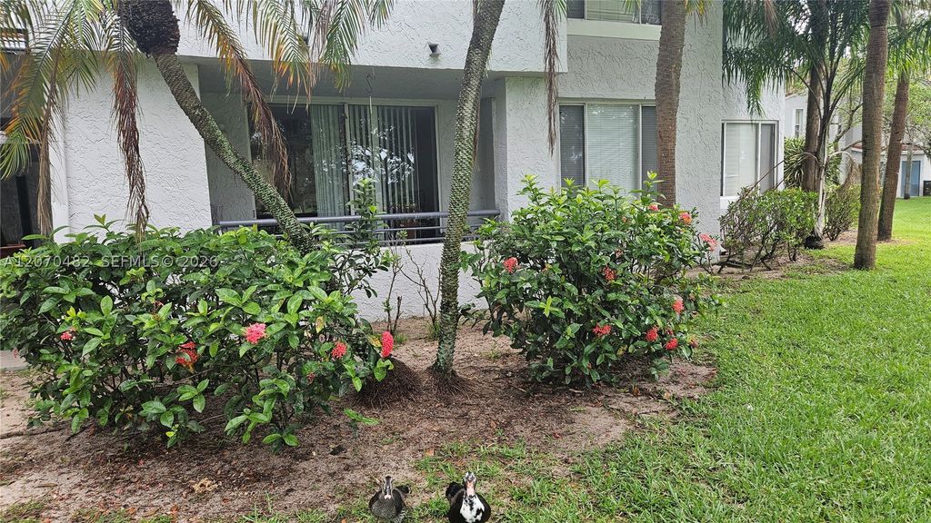 Image 8 of property listing at 931 Lyons Rd 4102, Coconut Creek, FL 33063