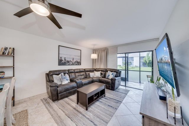 3939 NE 5th Avenue D103, Boca Raton, FL 33431