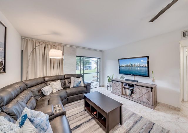 3939 NE 5th Avenue D103, Boca Raton, FL 33431