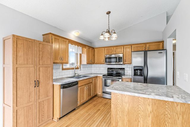 9623 Hamlet Avenue S, Cottage Grove, MN 55016