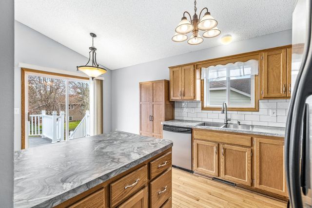 9623 Hamlet Avenue S, Cottage Grove, MN 55016