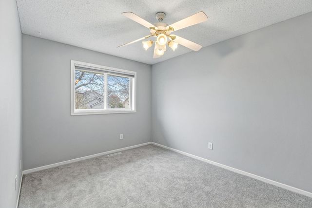 9623 Hamlet Avenue S, Cottage Grove, MN 55016