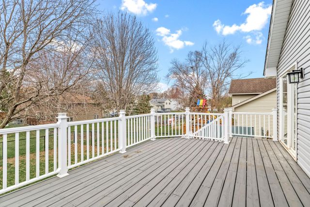 9623 Hamlet Avenue S, Cottage Grove, MN 55016