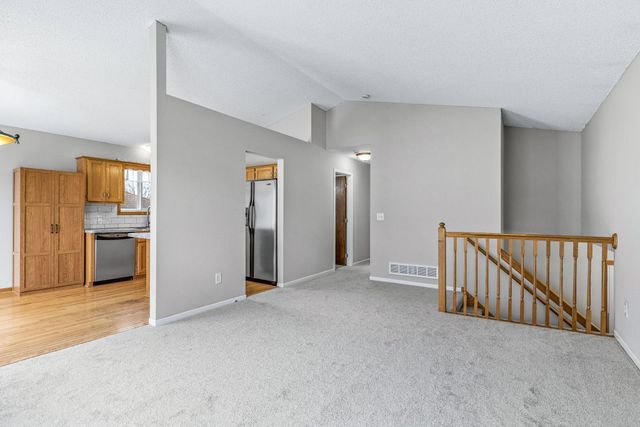 9623 Hamlet Avenue S, Cottage Grove, MN 55016