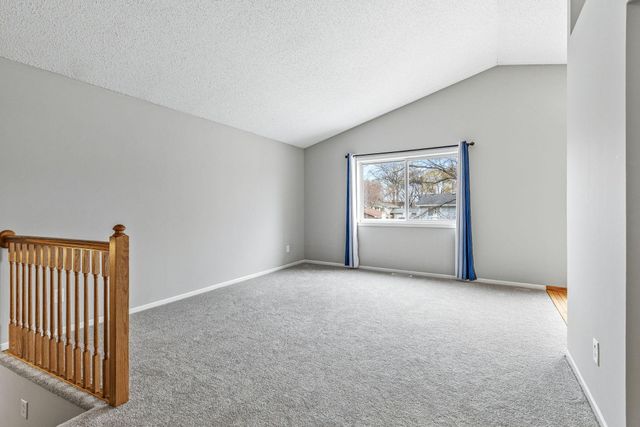 9623 Hamlet Avenue S, Cottage Grove, MN 55016