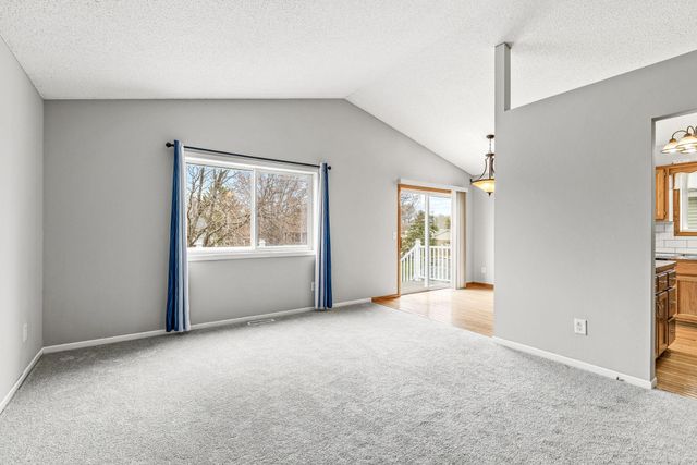 9623 Hamlet Avenue S, Cottage Grove, MN 55016