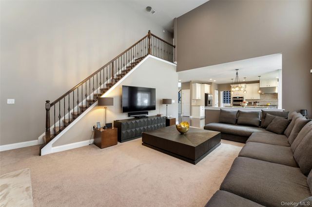 108 Boxwood Circle, Hopewell Junction, NY 12533