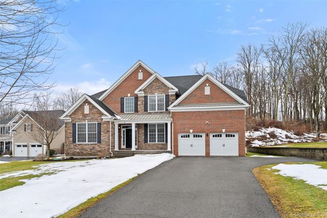 108 Boxwood Circle, Hopewell Junction, NY 12533