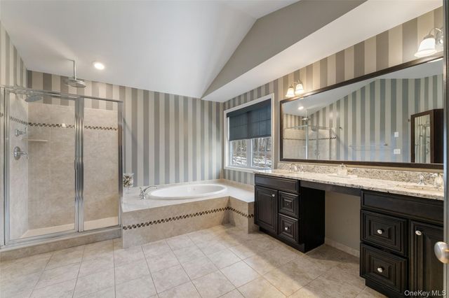 108 Boxwood Circle, Hopewell Junction, NY 12533