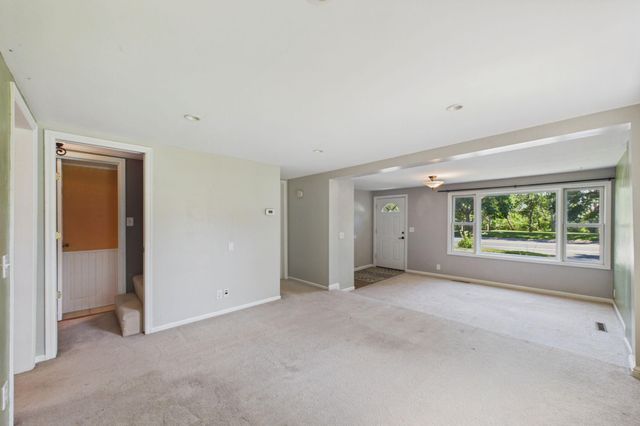 224 W 78th Street, Chanhassen, MN 55317
