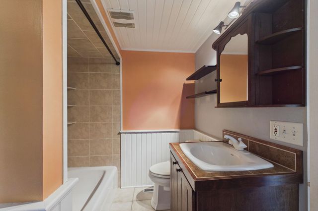 224 W 78th Street, Chanhassen, MN 55317