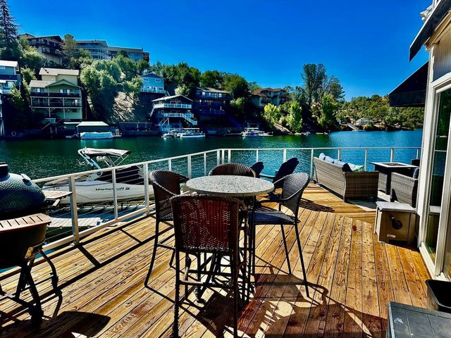 466 Thomson Ln, Copperopolis, CA 95228