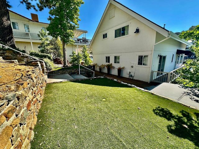 466 Thomson Ln, Copperopolis, CA 95228