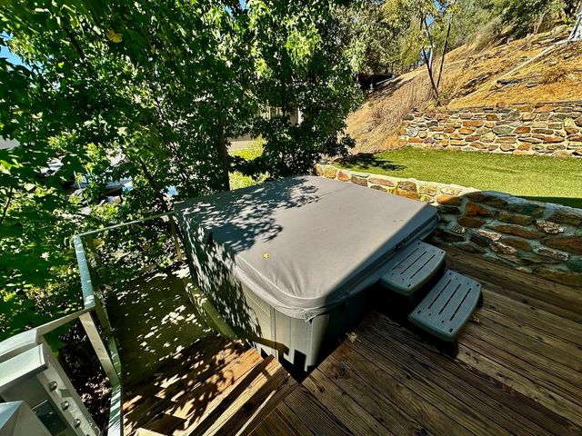 466 Thomson Ln, Copperopolis, CA 95228