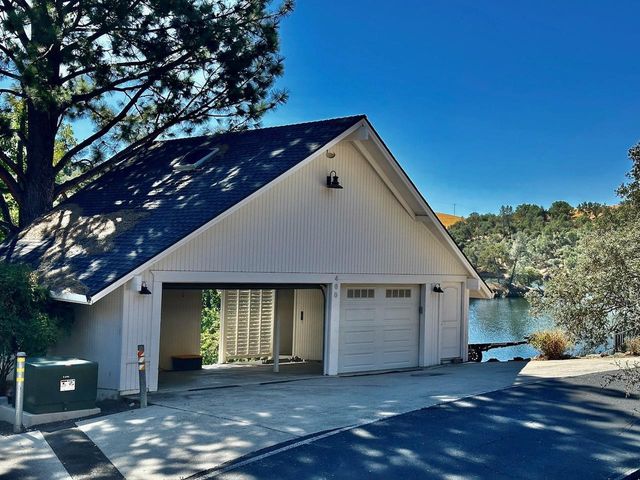 466 Thomson Ln, Copperopolis, CA 95228