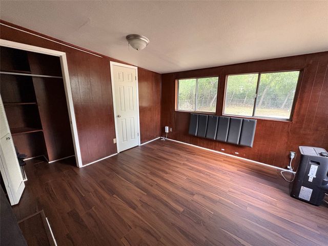 3524 W Biddison Street, Fort Worth, TX 76109