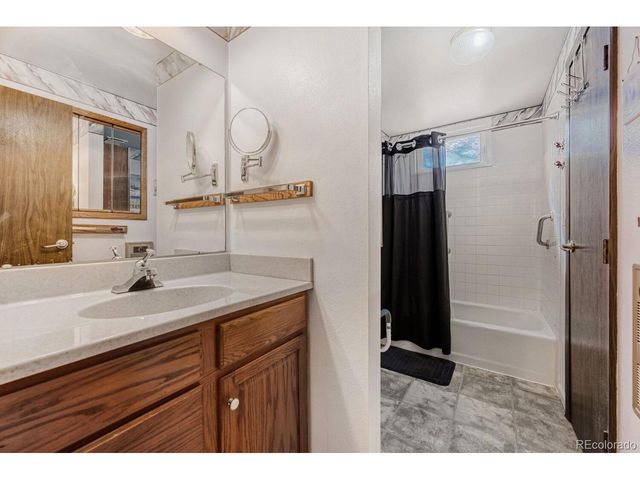 145 Placer Ave, Longmont, CO 80504