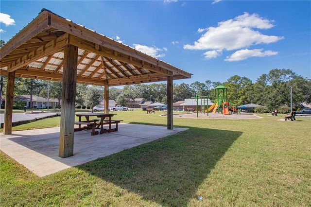 102 Everade Circle, Daphne, AL 36526