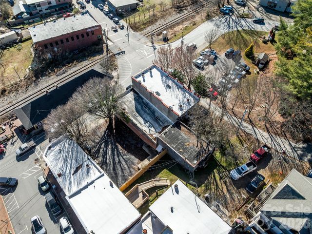 204 Sutton Avenue, Black Mountain, NC 28711