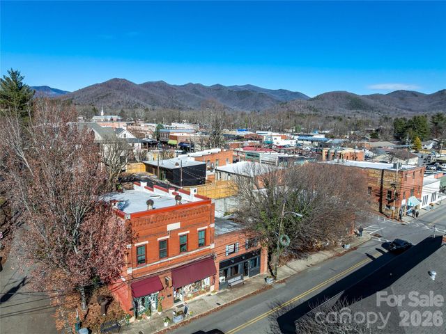 204 Sutton Avenue, Black Mountain, NC 28711