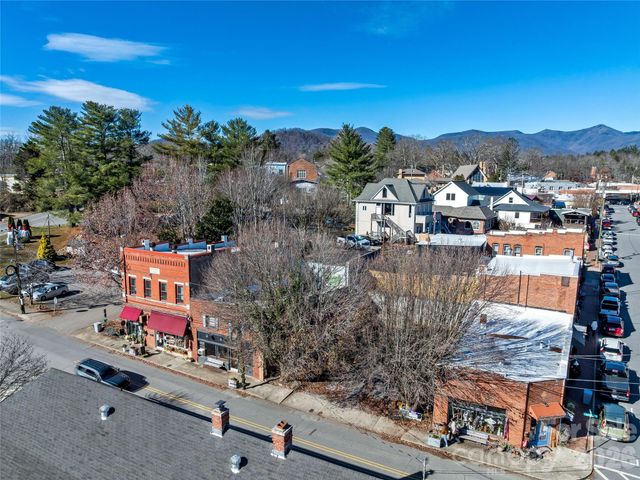 204 Sutton Avenue, Black Mountain, NC 28711