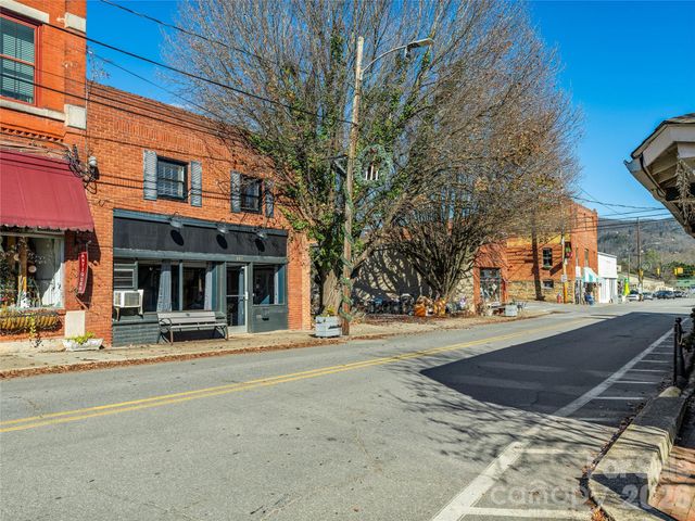 204 Sutton Avenue, Black Mountain, NC 28711